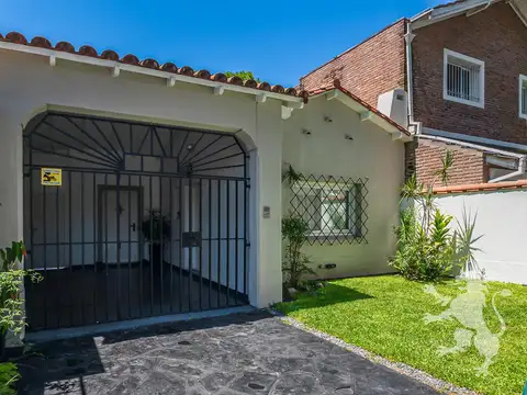 Casa 5 ambientes con 4 baños