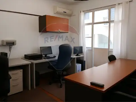 VENTA OFICINA EN CIUDAD VIEJA, BALCÓN, OPORTUNIDAD
