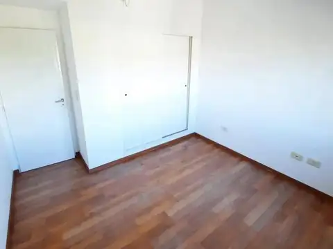 Casa en Alquiler con 1 cochera