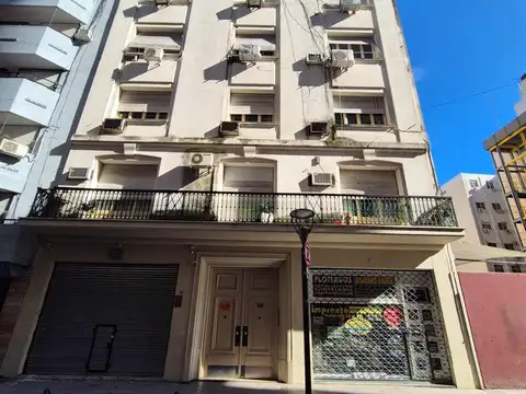 DEPARTAMENTO PISO 3 AMB CON DEPENDENCIA Y COCHERA