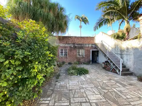 NUEVO VALOR  CHALET EN EXCELENTE UBICACION, A SOLO UNA CUADRA DE LA ESTACION Y CENTRO COMERCIAL DE ITUZAINGO