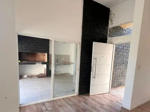 Casa en Alquiler al Este