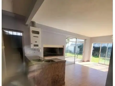 Casa en Venta en Temperley, USD 270.000