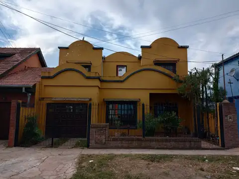 Casa - Venta - Argentina, Hurlingham - ACASSUSO 1935