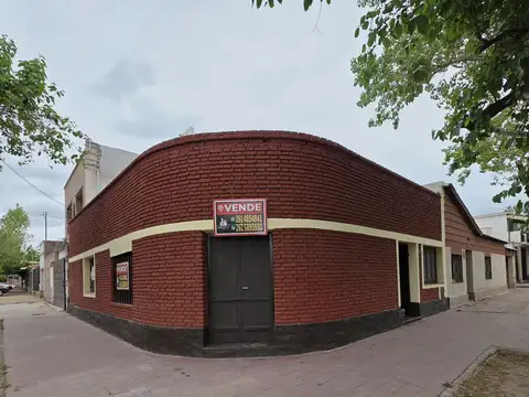   *CASA EN VENTA EN VILLA HIPÓDROMO*