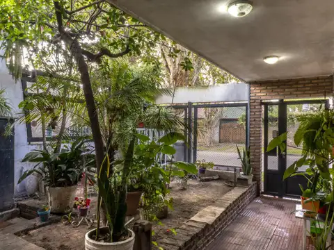 San lorenzo 1115 , Piso 0