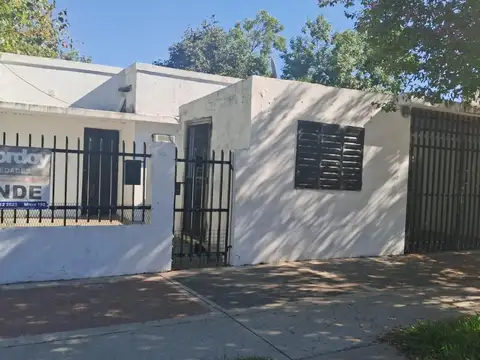 CENTA DE CASA EN CALLE COLDAROLI - ZONA NEBEL