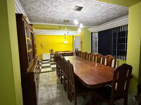 Casa 5 ambientes con 3 baños
