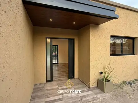 Casa en Venta en Playas De Oro, USD 110.000