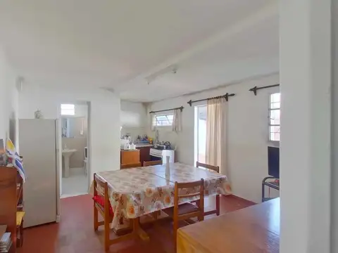 Venta Casa 2 dormitorios  Ituzaingo con Renta.