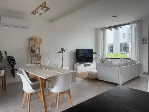 HERMOSO DUPLEX ESTILO TOWN HOUSE EN ALQUILER