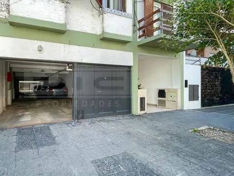 Anchorena  al 600, entre Rawson y vías