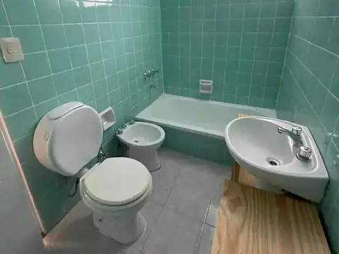 ALQUILER DEPARTAMENTO 2 AMBIENTES ACASSUSO CON BALCON