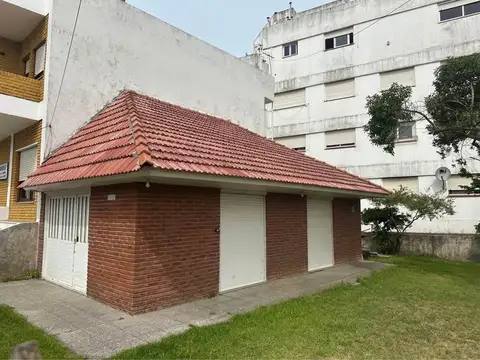 Casa a reciclar en excelente lote de 200m