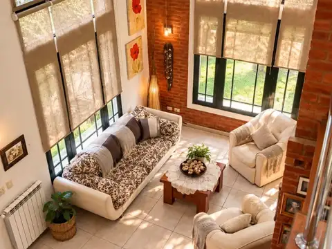 Casa en Venta en Campos De Álvarez, USD 370.000