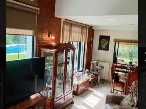 Casa en Venta con 6 cocheras