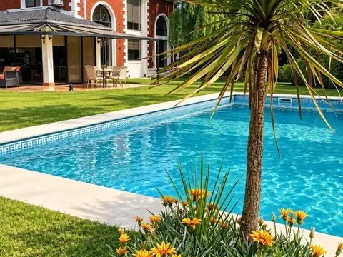 CASA EN VENTA EN CAMPOS DE ÁLVAREZ – 5 AMBIENTES
