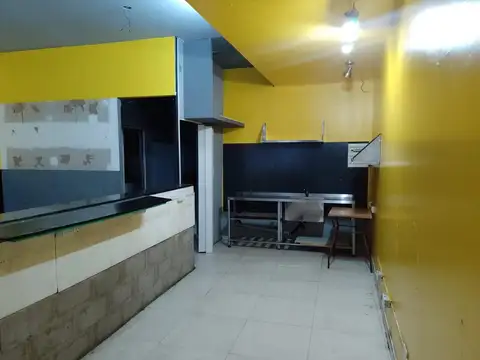 ALQUILER LOCAL CENTRO RIOBAMBA 400