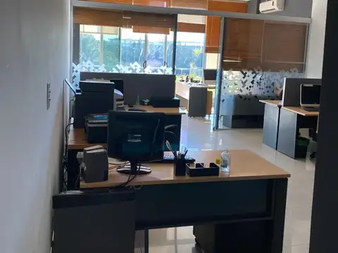 Office Quatro -