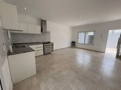 PH DE 3 AMB ALQUILER TEMPERLEY PATIO Y PARRILLA