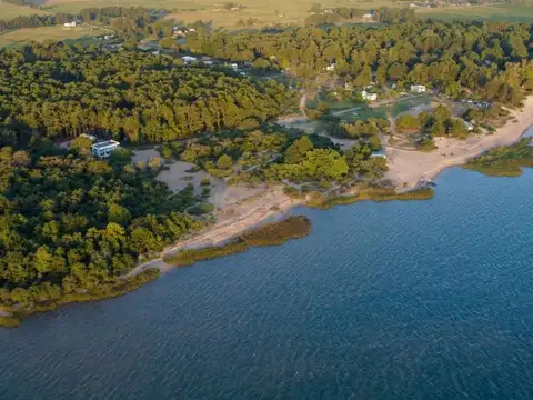 Terreno de una Hectárea a Metros del Río - Carmelo