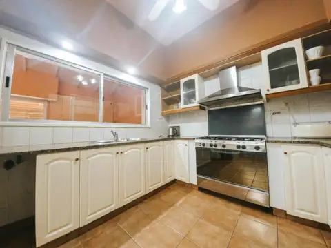 Casa en Venta en Castelar, USD 299.000