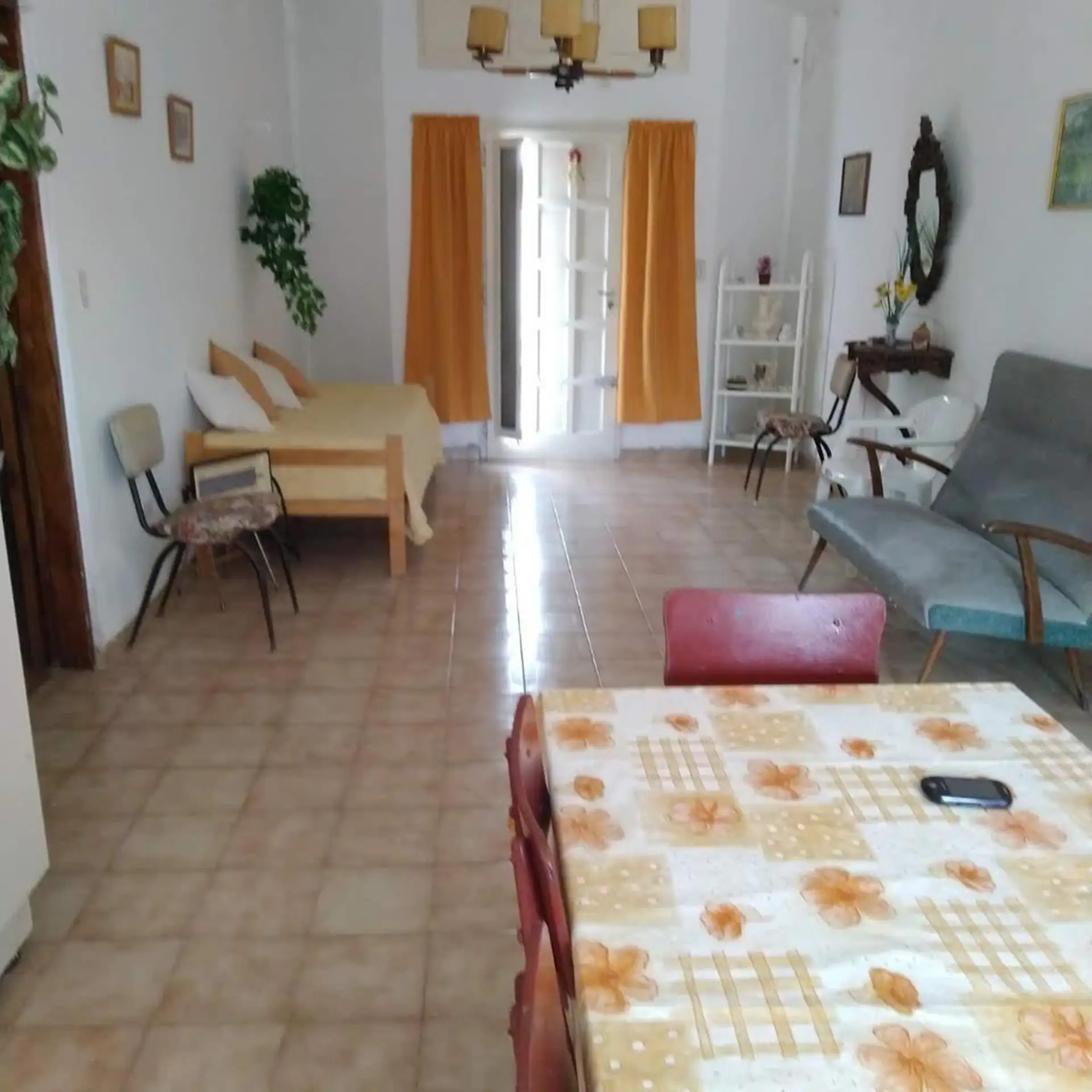 Casa de 3 ambientes en Camet Norte con garage