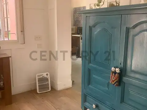 Julián Navarro 900, Piso 1