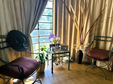 Casa 5 ambientes con 3 baños