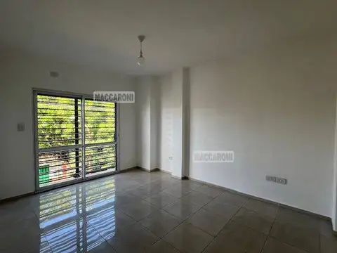 Departamento en Alquiler en Lomas Del Mirador, $ 490.000