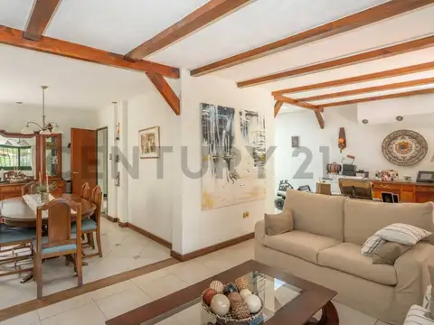 Casa en Venta con 1 cochera