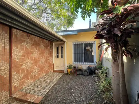 Casa 3 ambientes con 1 baño