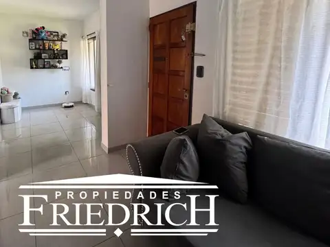 Casa 3 ambientes con 2 baños