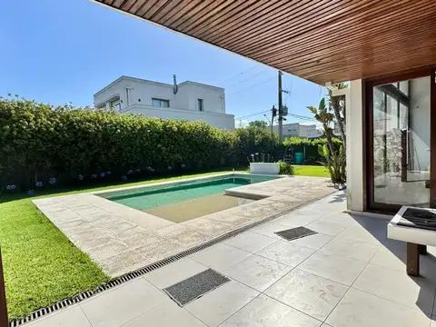 Casa en Venta en Countries y Barrios Cerrados en La Plata, USD 369.000