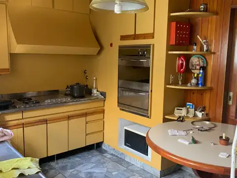 Oficina 6 ambientes con 3 baños