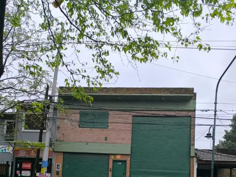 Galpón con oficina y vestuario
