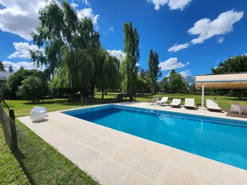 Venta Casa 4 ambientes - Campos de Roca