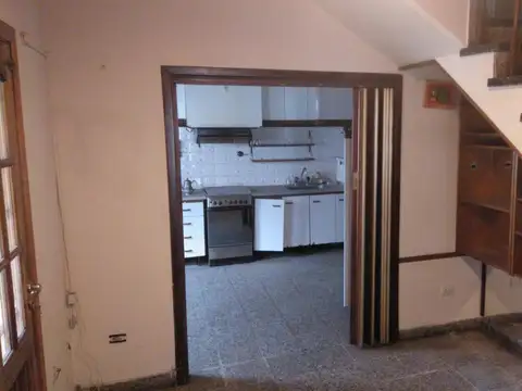 Departamento Tipo CASA de 4 Ambientes Lanus este Venta