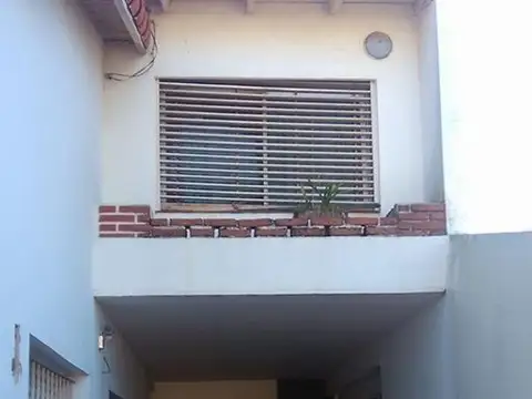 Depto Tipo Casa en Venta en Lanus Este, USD 68.000