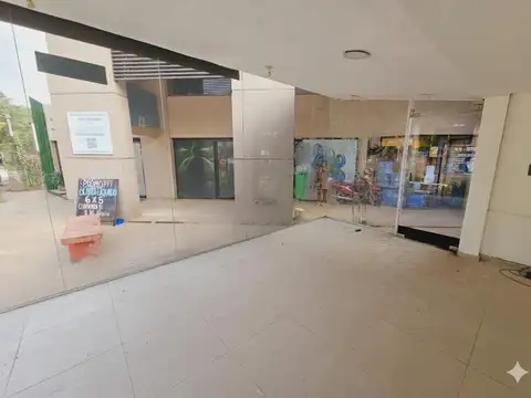 ATENCIÓN INVERSORES! Local comercial en galería Solano Vera Mall, Solano Vera y Mendoza, YB