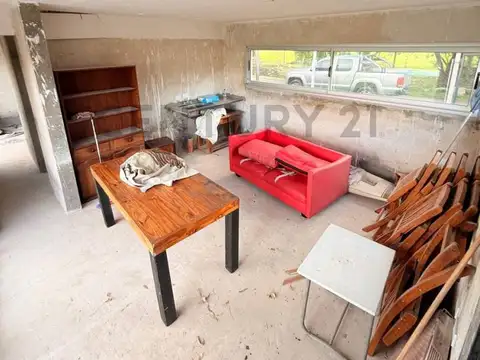 Casa 2 ambientes con 1 baño