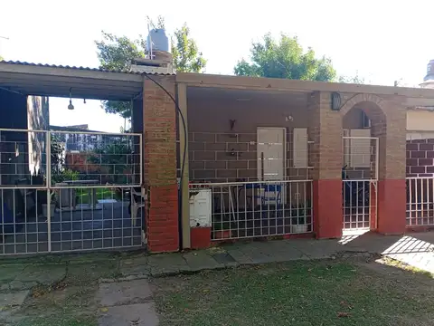 Casa en Venta en San Carlos Centro – Excelente Ubicación y Todos los Servicios (No es PH)