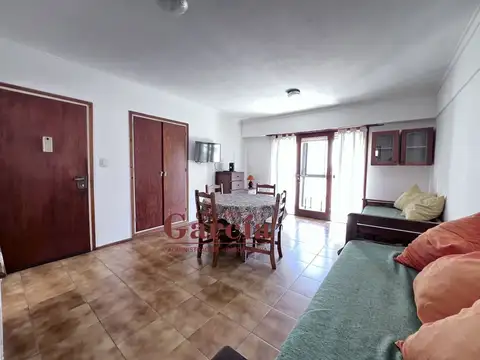 Falucho 2400, Piso 4