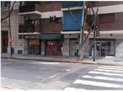 LOCAL AL FRENTE EN ALQUILER CON GRAN SOTANO 