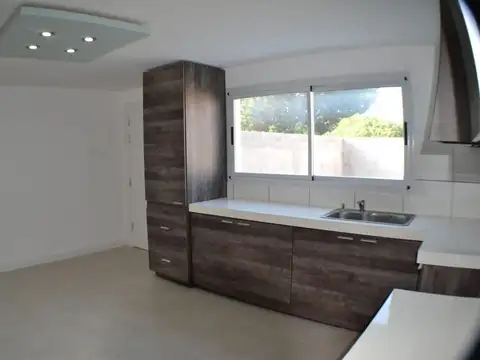 Depto Tipo Casa 3 ambientes con 2 baños