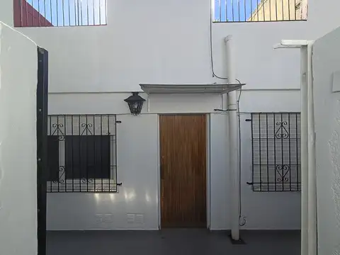 ALQUILER PH 3 AMBIENTES CON PATIO EN BANFIELD