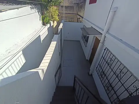 Depto Tipo Casa en Alquiler de 2 dormitorios