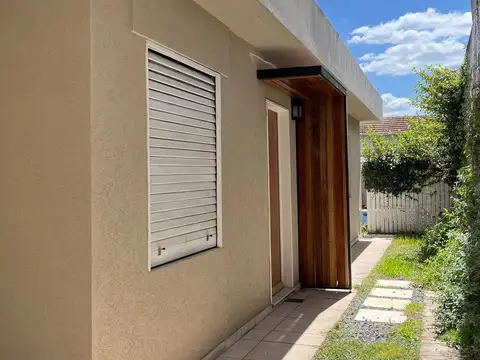 Vta Casa "a Nuevo" 3 dorm-jardín-pileta-385m2 lote