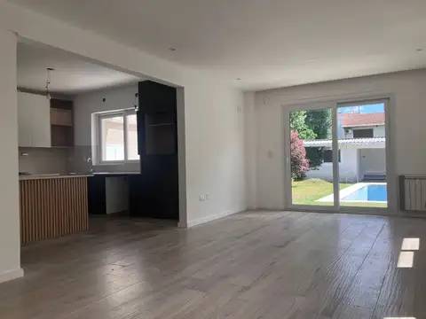 Casa 5 ambientes con 2 baños