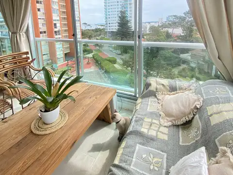 Apartamento en venta c/ cochera en Playa Mansa